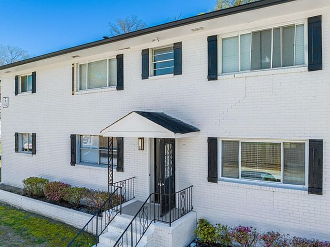 Building Photo - 615 3rd Ave