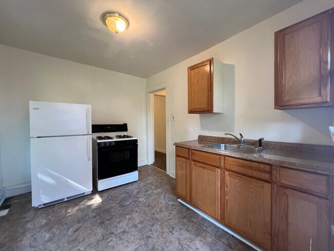 Building Photo - 1207 Sarah St