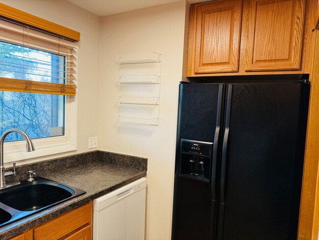 Building Photo - December Free and January HALF OFF! West End Condo with Deck, Central AC and community pool