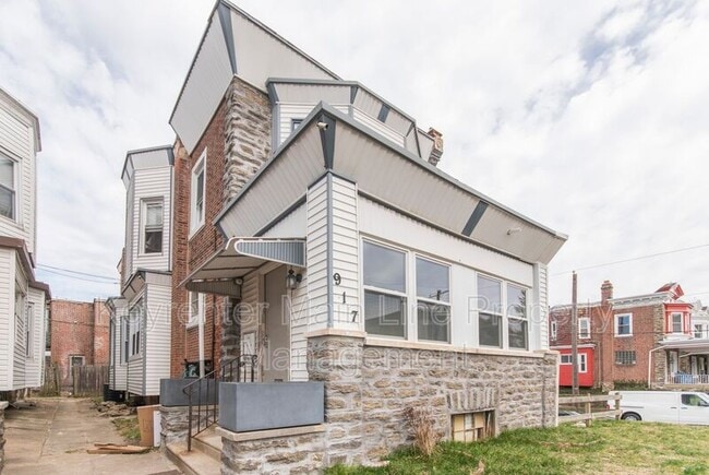 Building Photo - 917 W Duncannon Ave