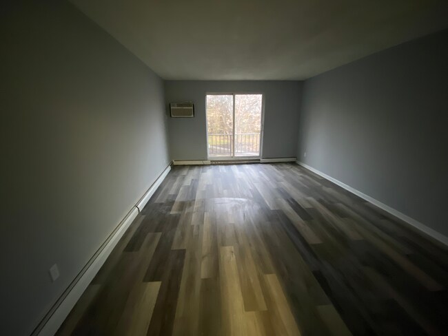 Building Photo - Beautiful Meadowood Condo Unit