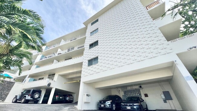 Building Photo - 2 BEDROOM UNIT WITH BALCONY AND BEAUTIFUL ...