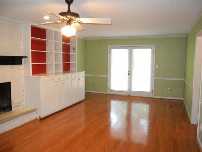 Building Photo - 383 Billingham Dr