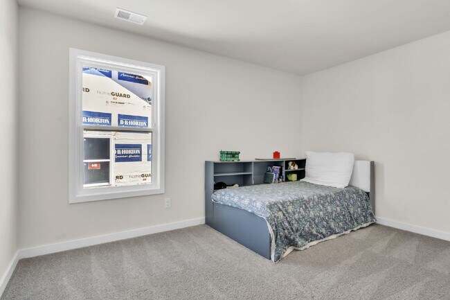 Building Photo - Elegant 5BR/4BA Home Minutes from the Swam...