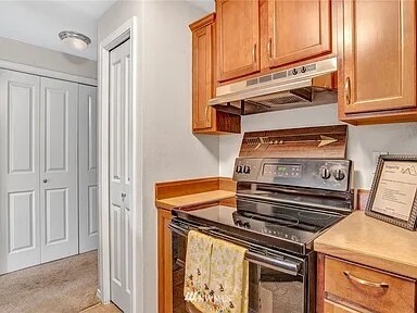 Building Photo - Carlisle Creek Condominium