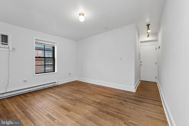 Building Photo - 2105 Green St