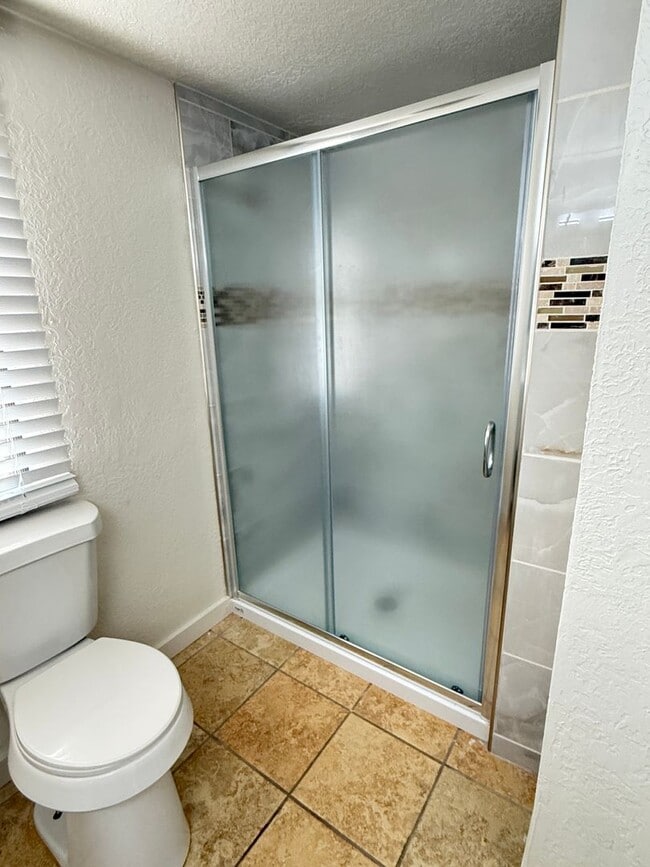 Building Photo - Beautiful Home with Quiet Location