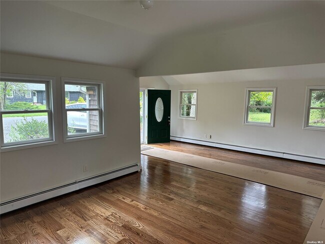 Building Photo - 10 Arthur Ave