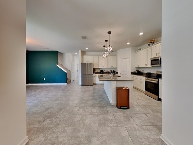 Building Photo - 3115 Country Side Dr