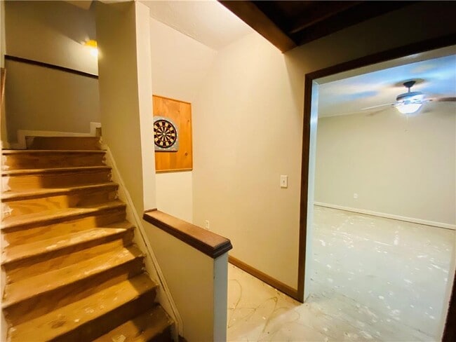 Building Photo - 4090 Riversong Dr NW
