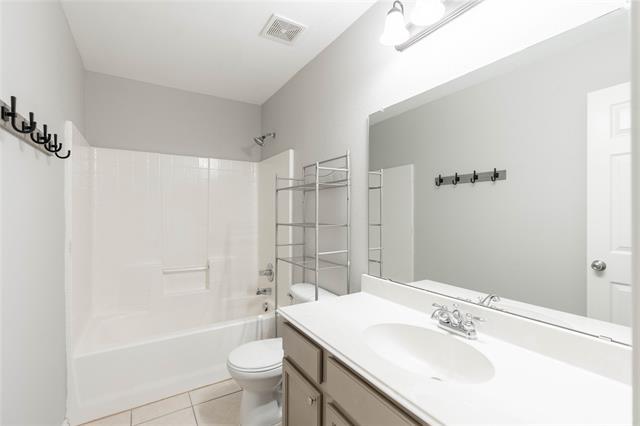 Building Photo - 2012 Meadow View Dr