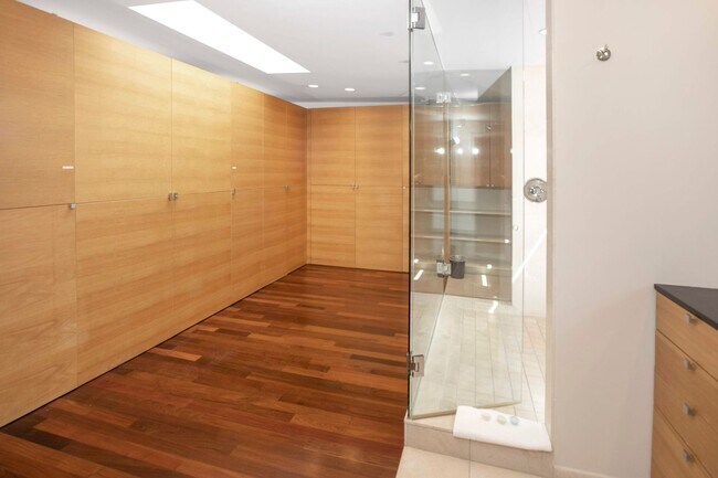 Building Photo - Experience La Jolla Living: Contemporary 3...