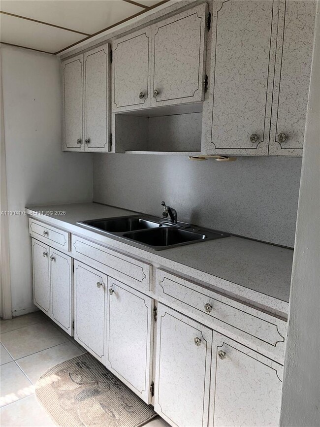 Building Photo - 1836 Arthur St