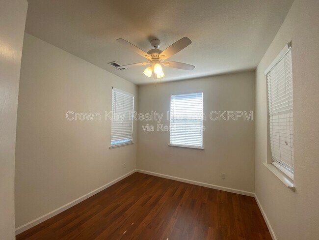 Building Photo - 297 Emory Oak Pl