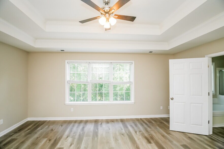 Building Photo - 410 Amesbury Cove SW