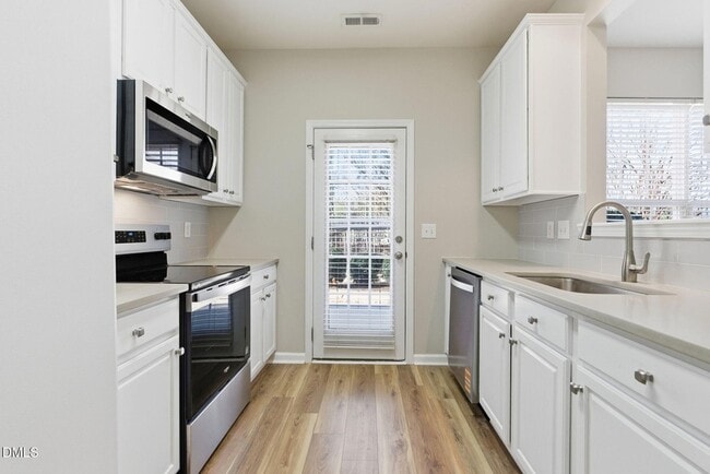 Building Photo - 956 Shining Wire Way