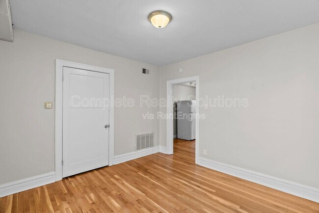 Building Photo - 4175 McRee Ave