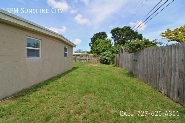 Building Photo - 8233 Portulaca Ave