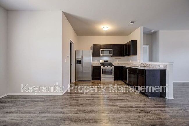 Building Photo - 209 SE 4th St