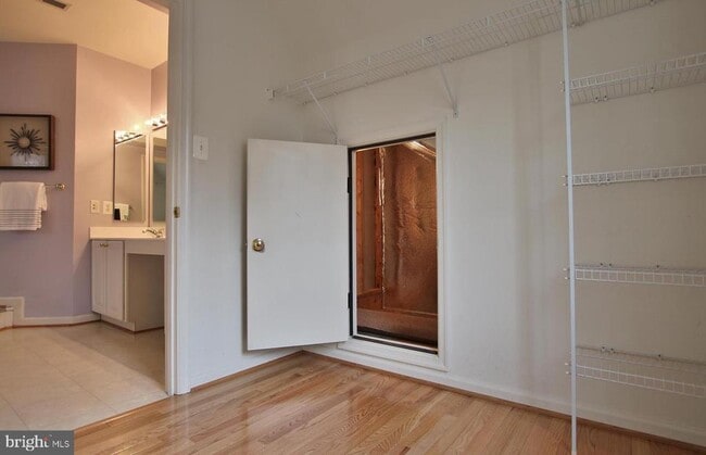 Building Photo - 15417 Duckling Pl