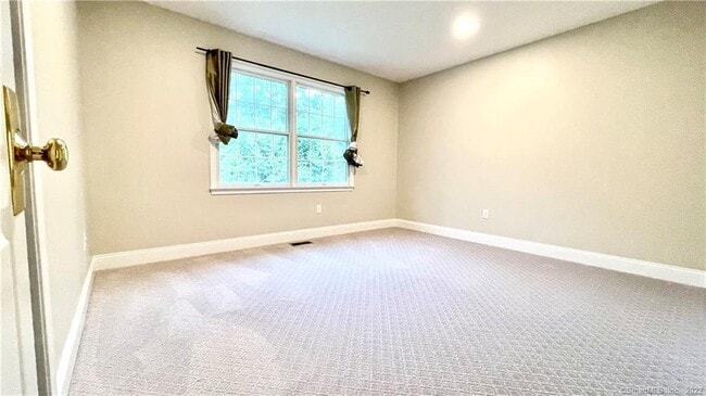 Building Photo - 34 Auburn Knoll