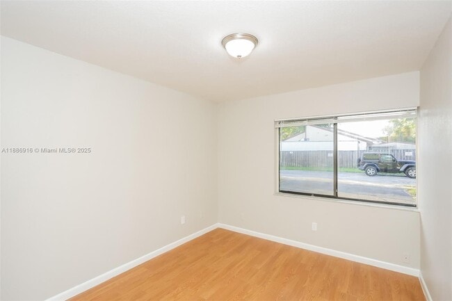 Building Photo - 2904 NW 67th Ct