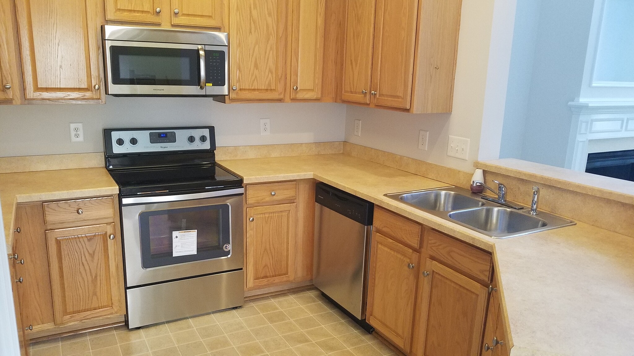 New stainless steel appliances - 1118 Constitution Park Blvd