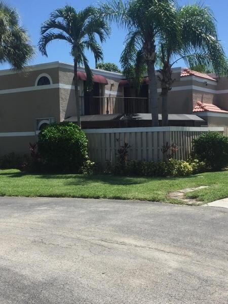 Building Photo - 4075 Village Dr