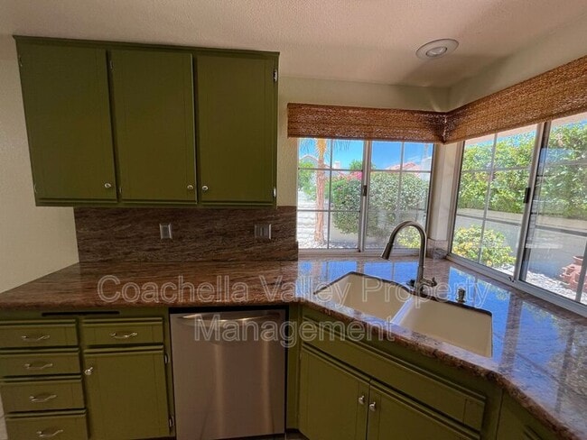 Building Photo - 43851 Vía Granada