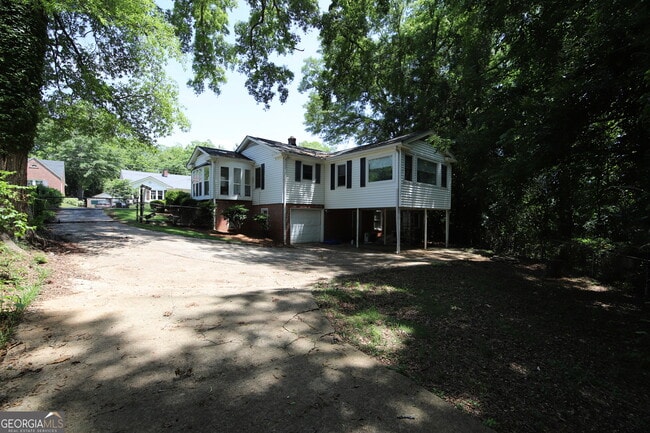 Building Photo - 114 College Ave