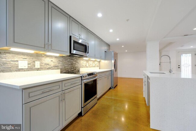 Building Photo - 1239 Simms Pl NE