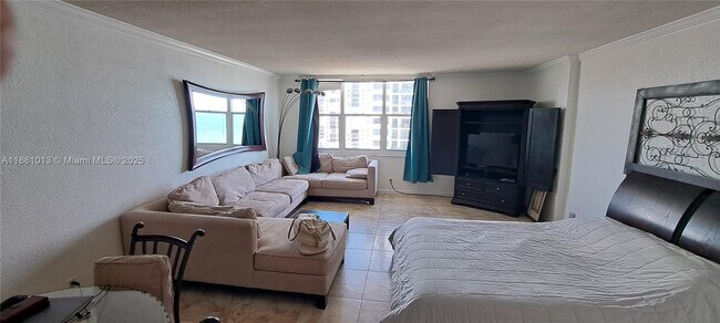 Building Photo - 2501 S Ocean Dr