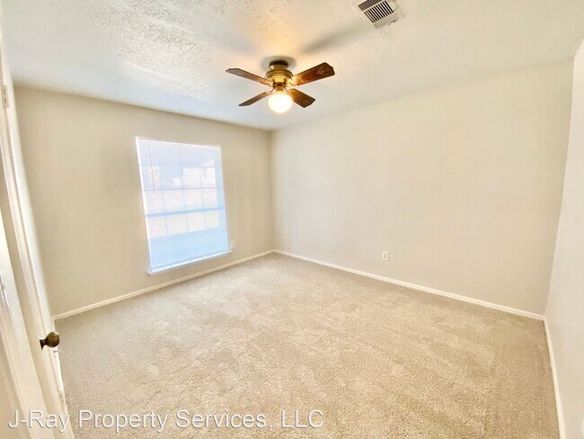 Building Photo - 3 br, 2 bath House - 213 Laura Drive