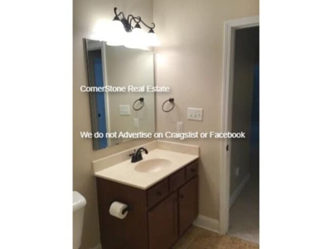 Building Photo - 440 Wood Point Dr