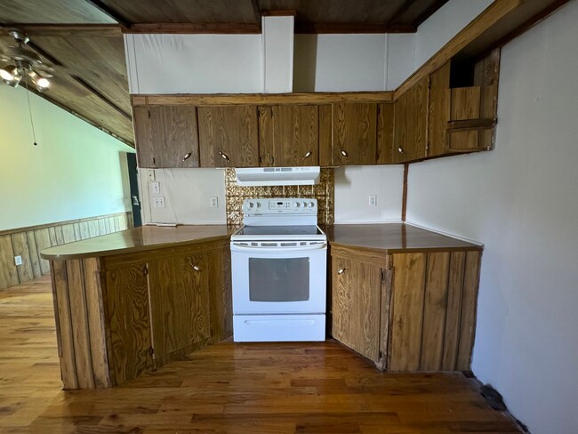 Building Photo - Cozy 3/2 Mobile Home in the Silver Creek A...