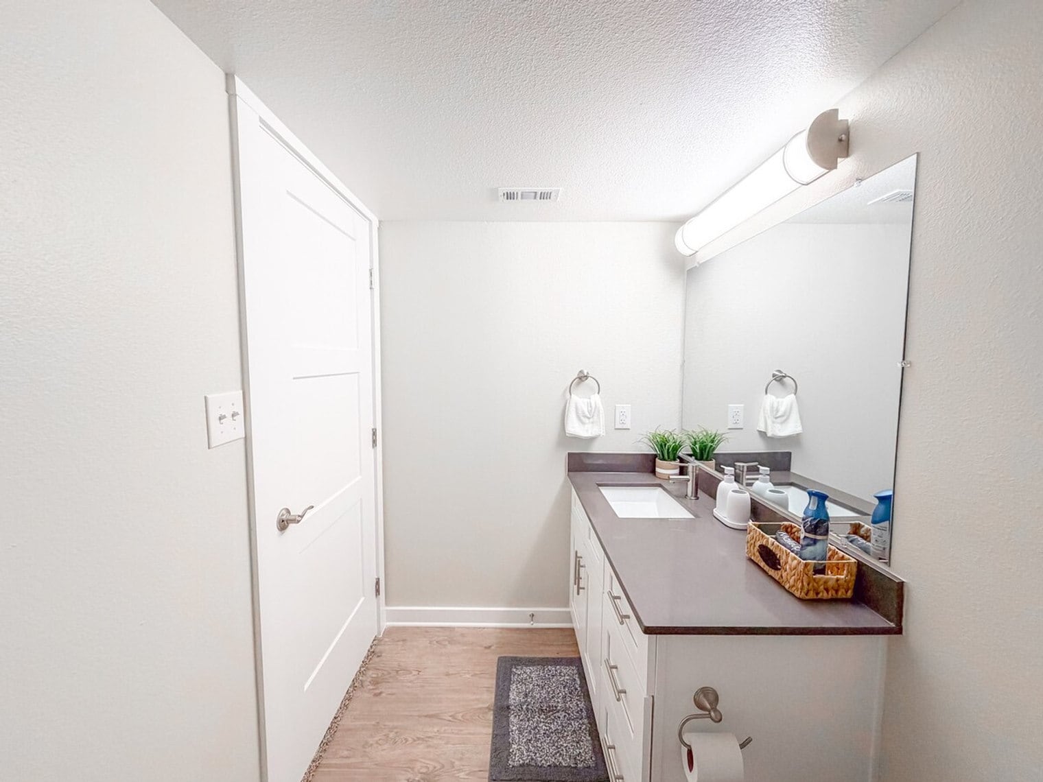 Building Photo - 1450 N Hwy 360