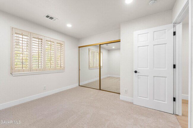 Building Photo - 41901 Cll Clarita