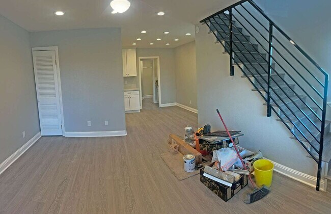 Building Photo - La Mesa Four-Plex Townhouse with Decks & G...