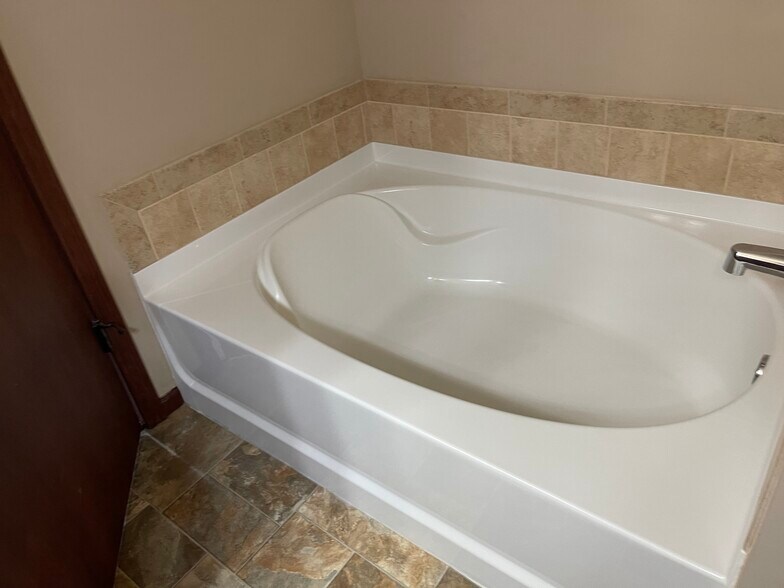 Building Photo - 113 Alton Dr