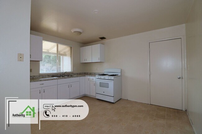 Building Photo - 1378 Aspen Dr
