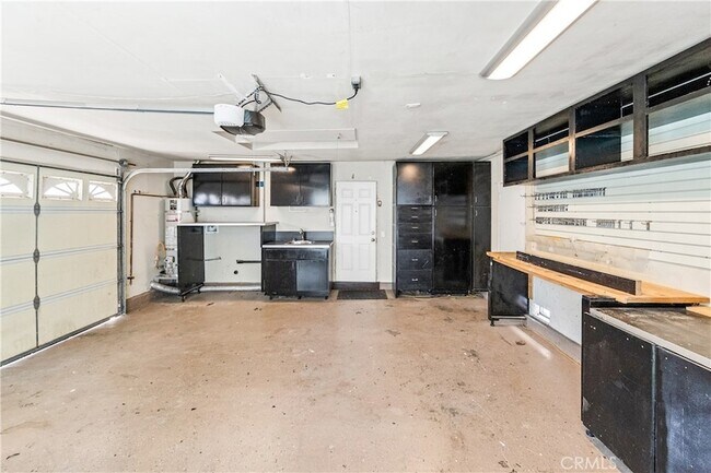 Building Photo - 16311 Woodstock Ln