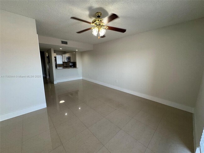 Building Photo - 2620 W 76th St