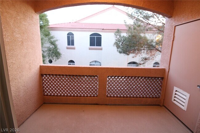 Building Photo - 700 Carnegie St