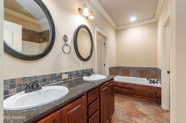 Building Photo - 308 Forest Creek Dr