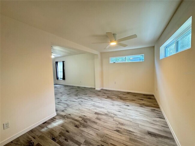 Building Photo - 3350 Lake Tiny Cir