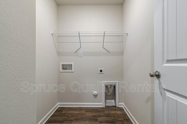 Building Photo - 2203 Lagganmore Dr