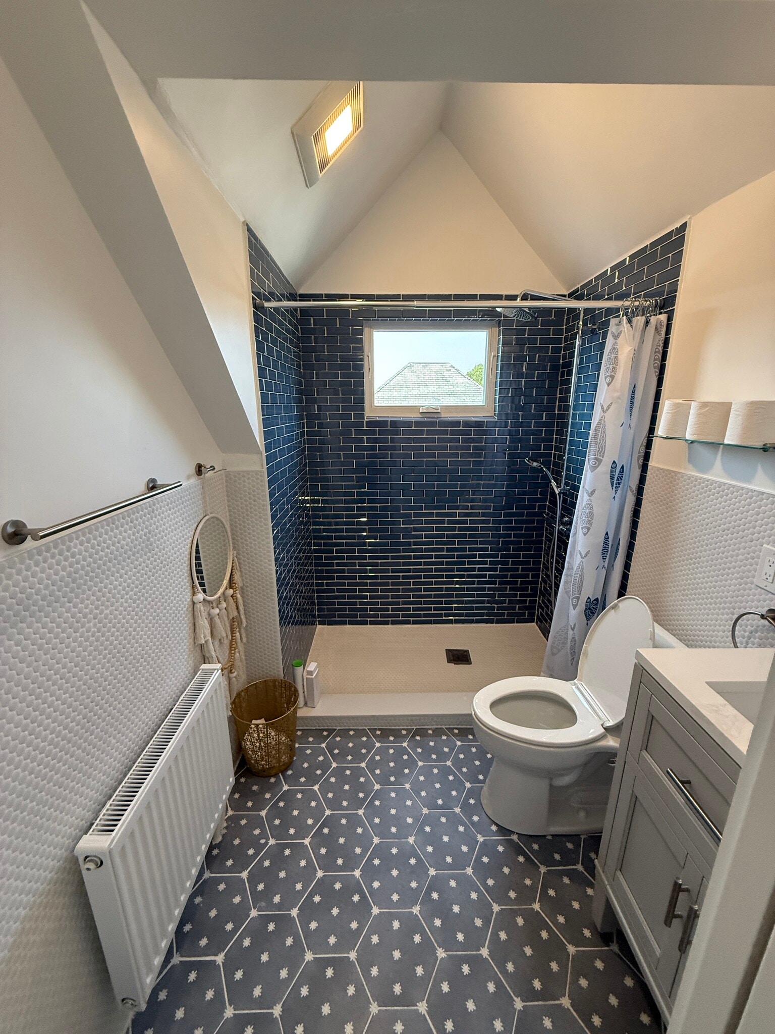 Building Photo - 96 Munroe St