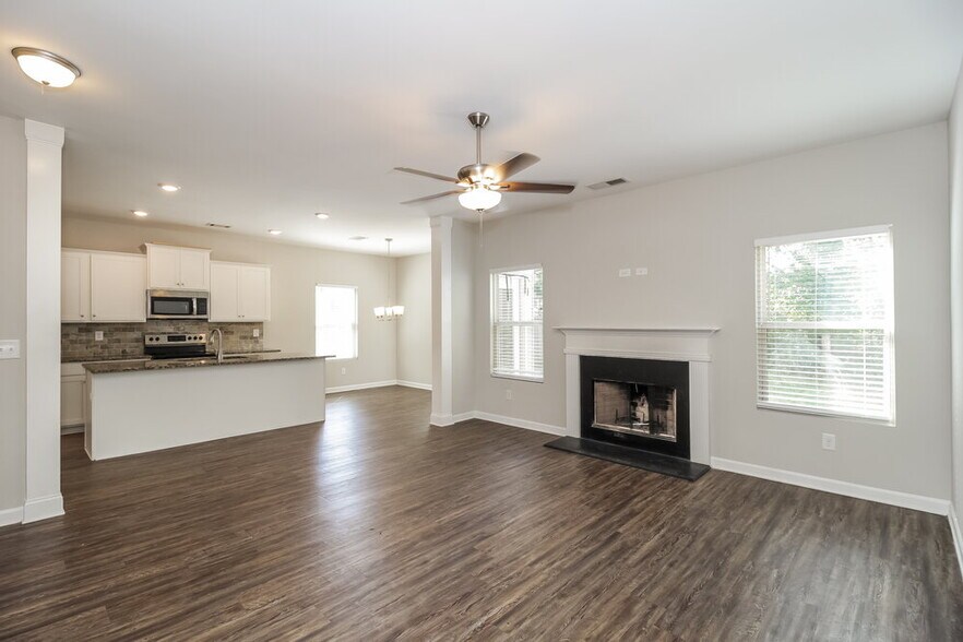 Building Photo - 357 Daffodil Drive