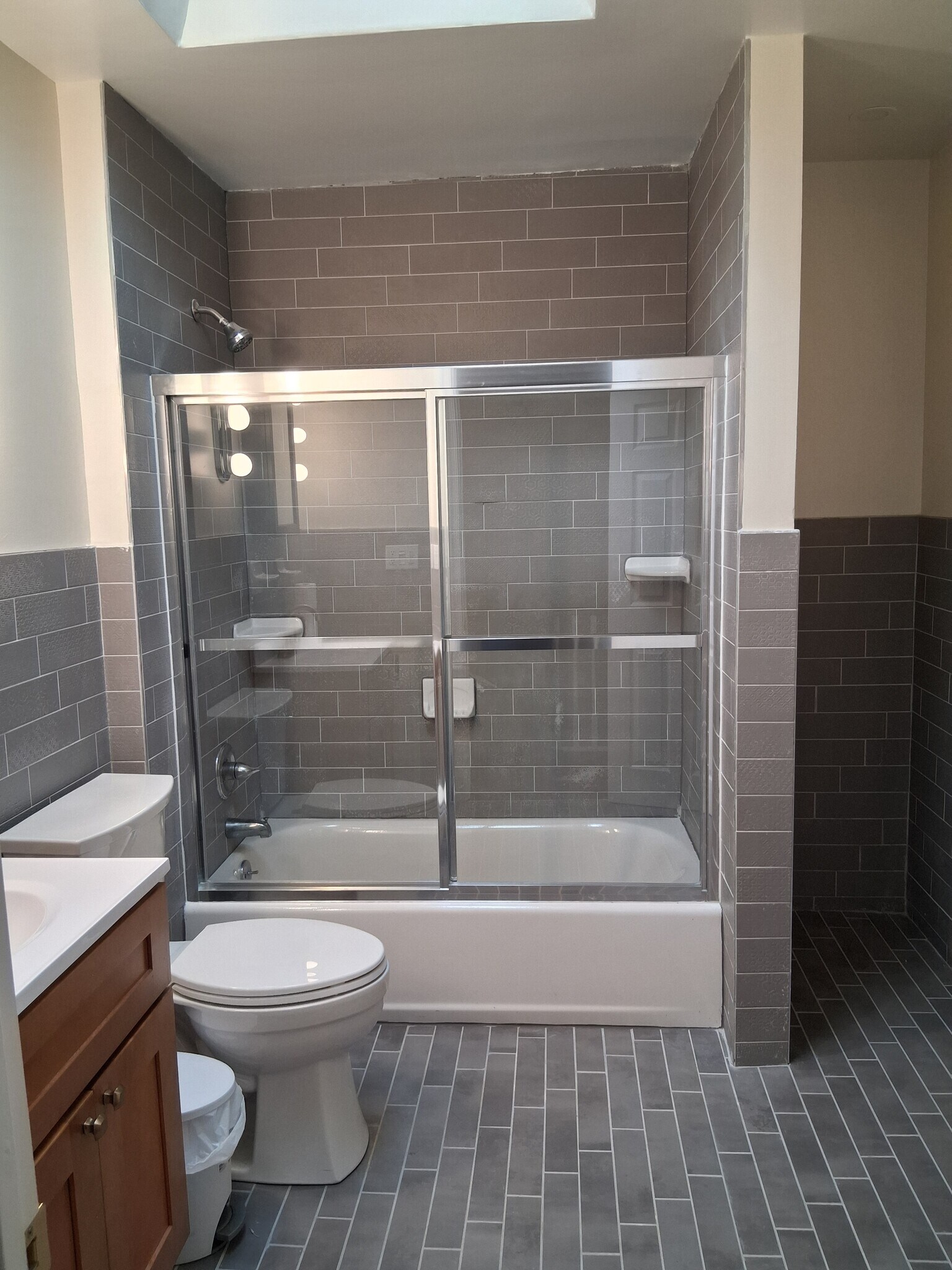 Building Photo - 6643 Sprague St