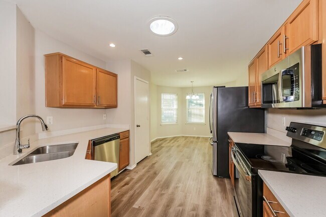 Building Photo - 213 Garden Valley Ln